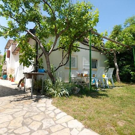 Sunny Grandma'S Garden Apartment Baška Exterior foto